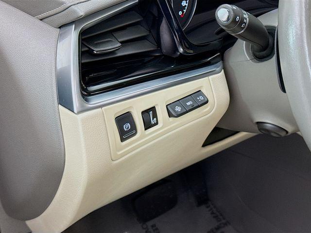 used 2022 Cadillac XT6 car, priced at $30,995