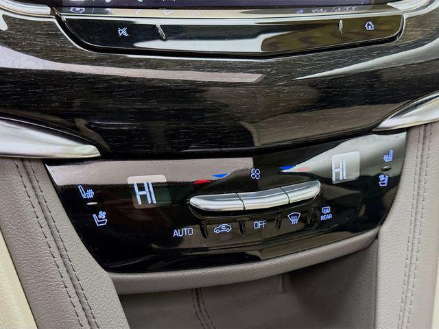 used 2022 Cadillac XT6 car, priced at $30,995