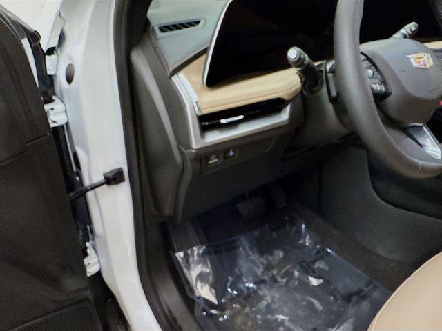 used 2024 Cadillac XT4 car, priced at $28,995