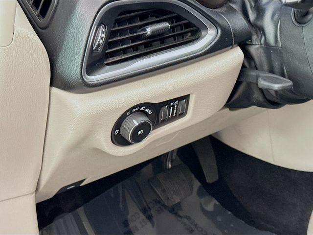 used 2019 Chrysler Pacifica car, priced at $15,995