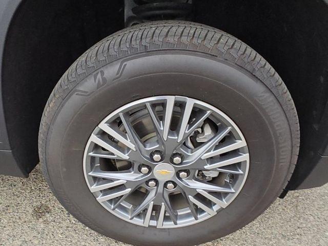 used 2024 Chevrolet Traverse car, priced at $32,990