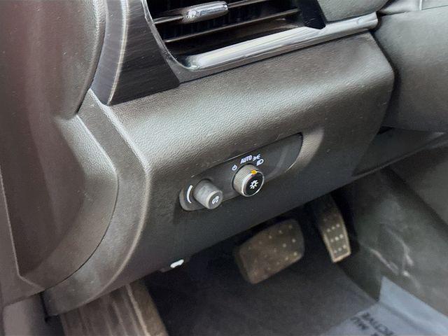 used 2023 Chevrolet Traverse car, priced at $29,990