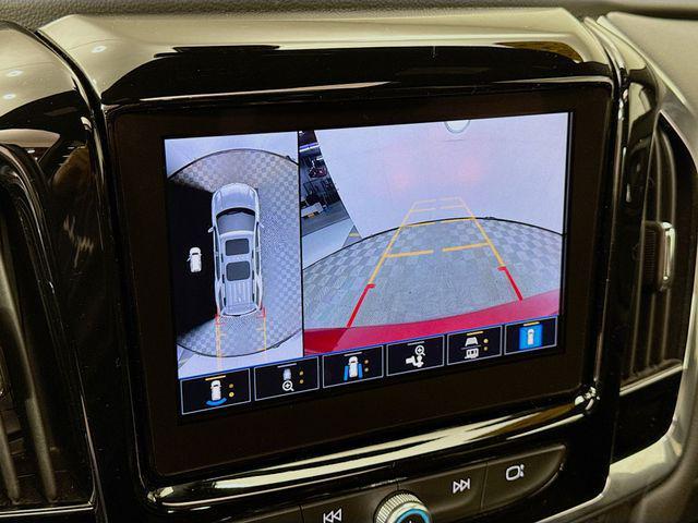 used 2023 Chevrolet Traverse car, priced at $29,990