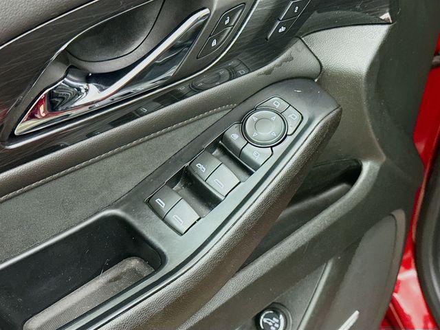 used 2023 Chevrolet Traverse car, priced at $29,990