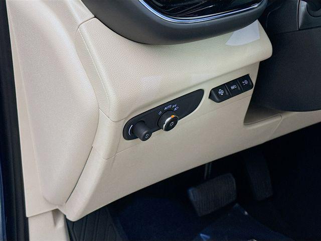 used 2023 Buick Envision car, priced at $27,990