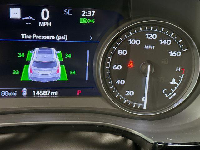 used 2024 Cadillac XT5 car, priced at $36,995