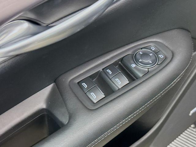 used 2024 Cadillac XT5 car, priced at $30,985