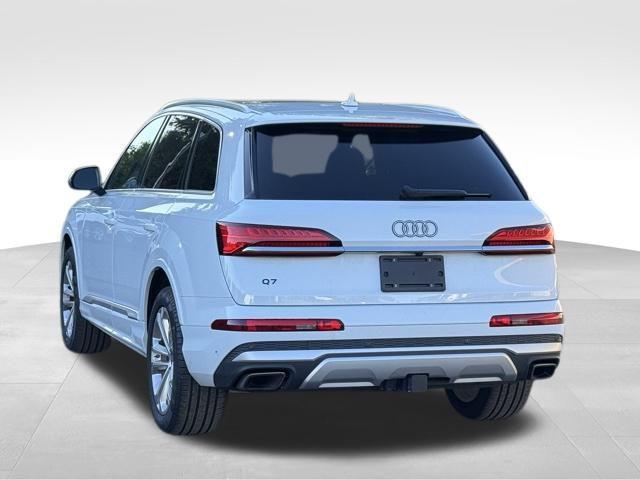 used 2025 Audi Q7 car, priced at $43,838