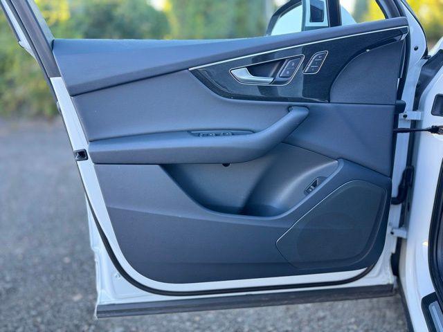 used 2025 Audi Q7 car, priced at $43,838