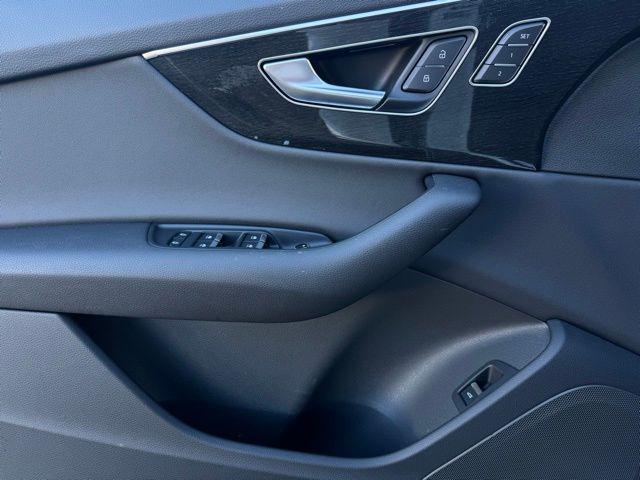 used 2025 Audi Q7 car, priced at $43,838