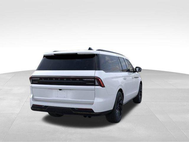 new 2025 Lincoln Navigator car, priced at $110,912