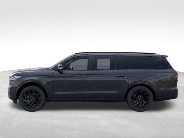 new 2025 Lincoln Navigator car, priced at $108,595