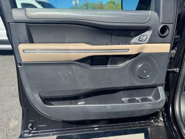 used 2024 Ford Expedition car, priced at $50,652