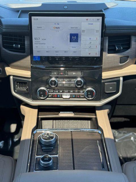 used 2024 Ford Expedition car, priced at $50,652