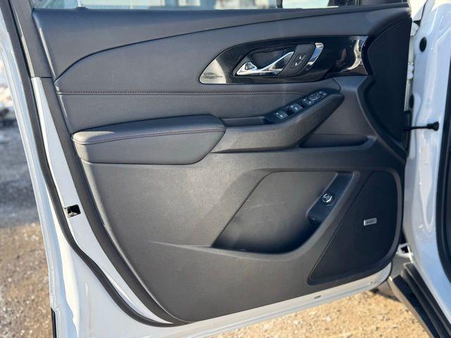 used 2023 Chevrolet Traverse car, priced at $34,663