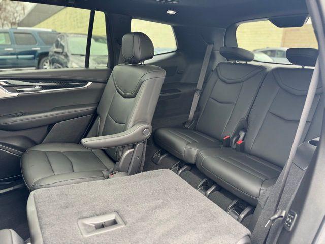 used 2022 Cadillac XT6 car, priced at $31,844