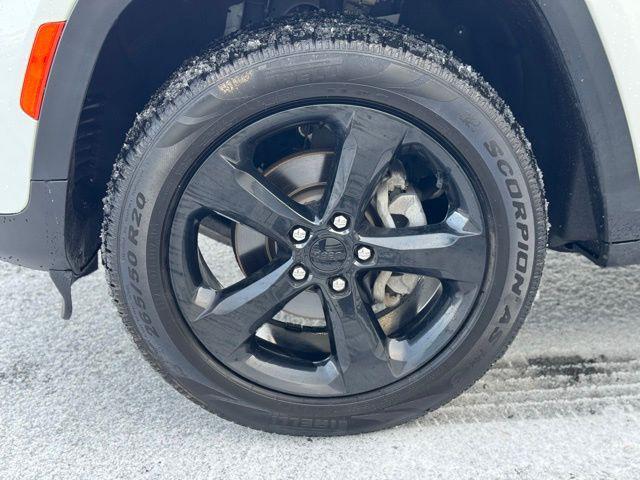 used 2023 Jeep Grand Cherokee car, priced at $27,500