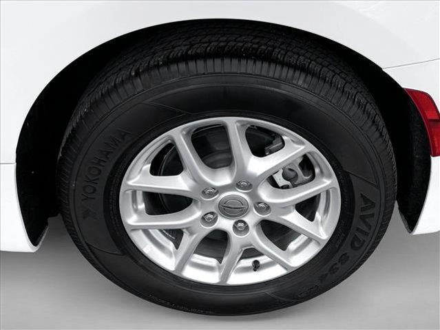 used 2023 Chrysler Pacifica car, priced at $24,359