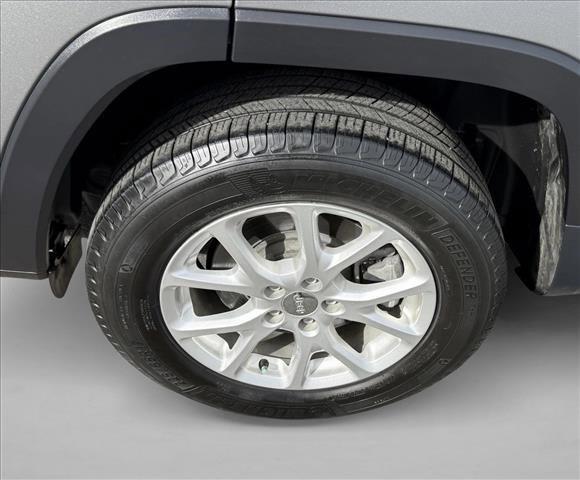 used 2015 Jeep Cherokee car, priced at $9,998