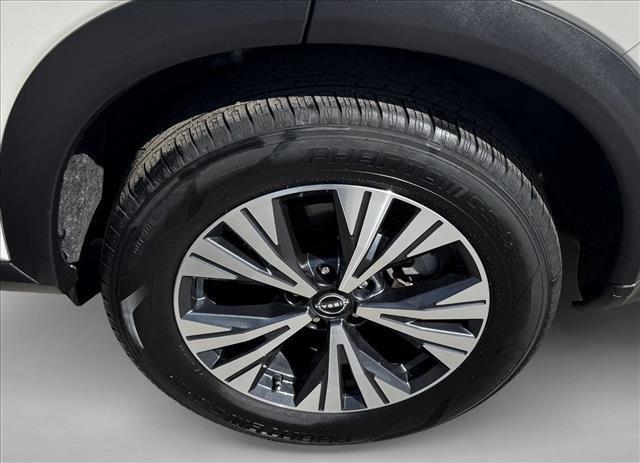 used 2023 Nissan Rogue car, priced at $17,999