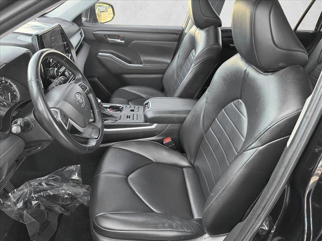 used 2023 Toyota Highlander car, priced at $34,998