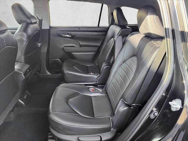 used 2023 Toyota Highlander car, priced at $34,998