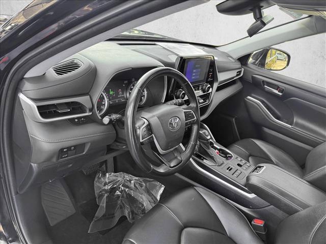 used 2023 Toyota Highlander car, priced at $34,998