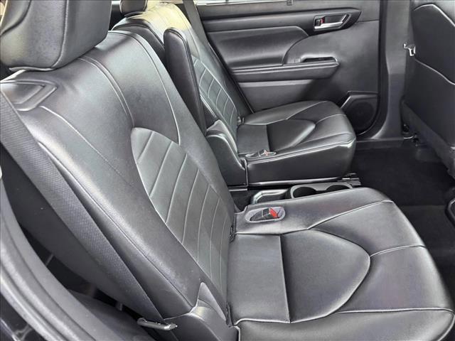 used 2023 Toyota Highlander car, priced at $34,998