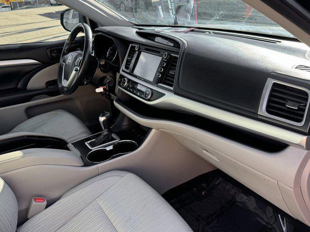 used 2019 Toyota Highlander car, priced at $26,998
