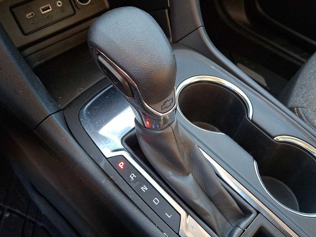 used 2023 Chevrolet Equinox car, priced at $18,988