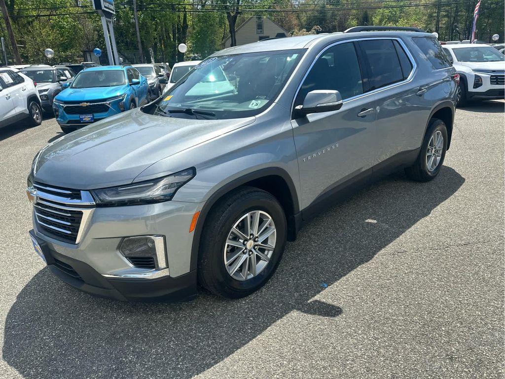 used 2023 Chevrolet Traverse car, priced at $27,488