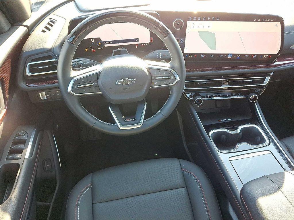 used 2025 Chevrolet Traverse car, priced at $45,988