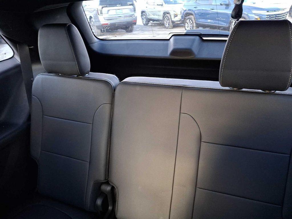 used 2023 Chevrolet Traverse car, priced at $33,588