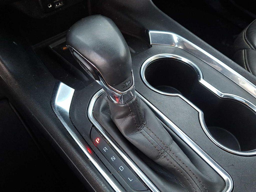 used 2023 Chevrolet Traverse car, priced at $33,588