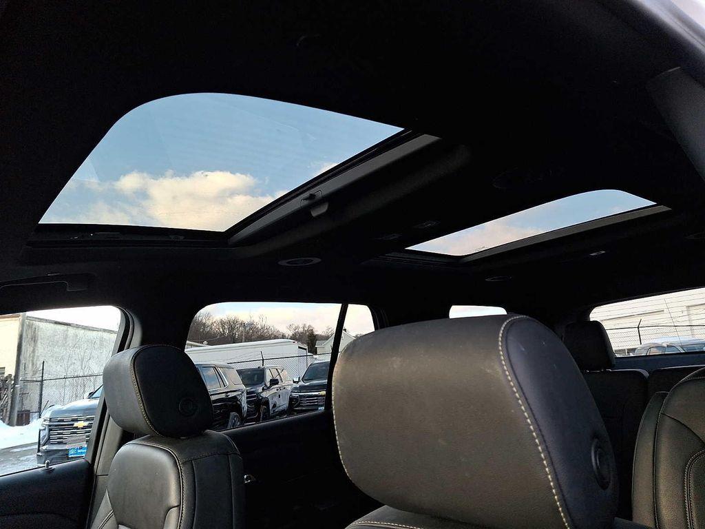 used 2023 Chevrolet Traverse car, priced at $33,588