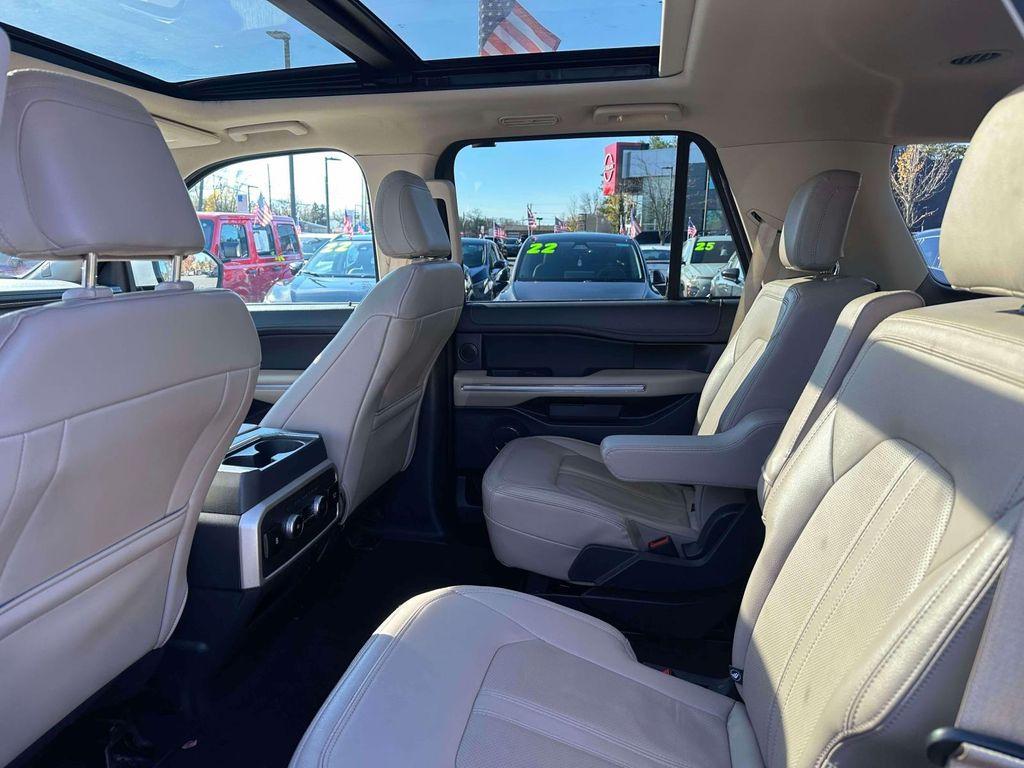 used 2024 Ford Expedition car, priced at $39,261