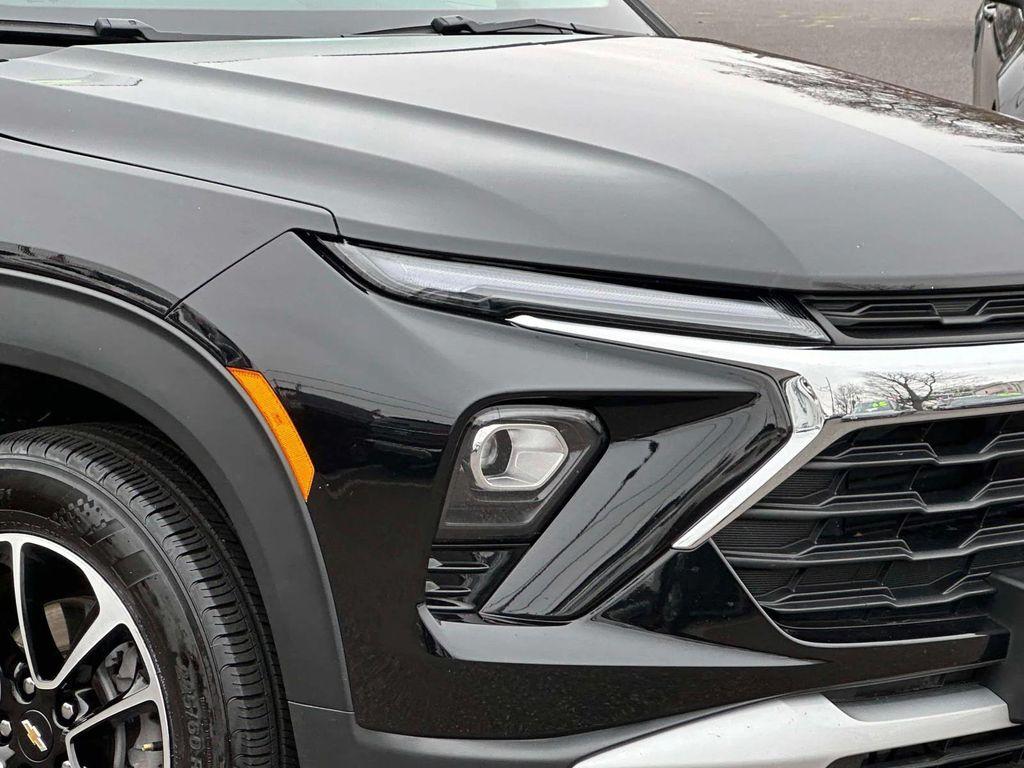 used 2025 Chevrolet TrailBlazer car, priced at $21,211