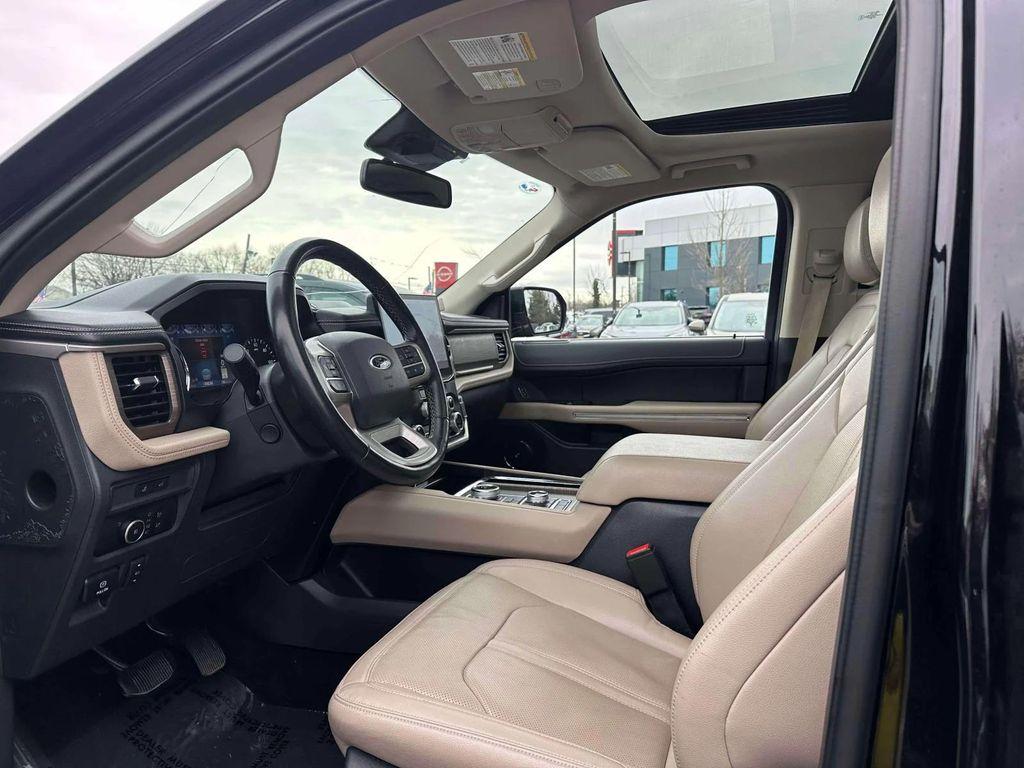 used 2024 Ford Expedition car, priced at $39,838