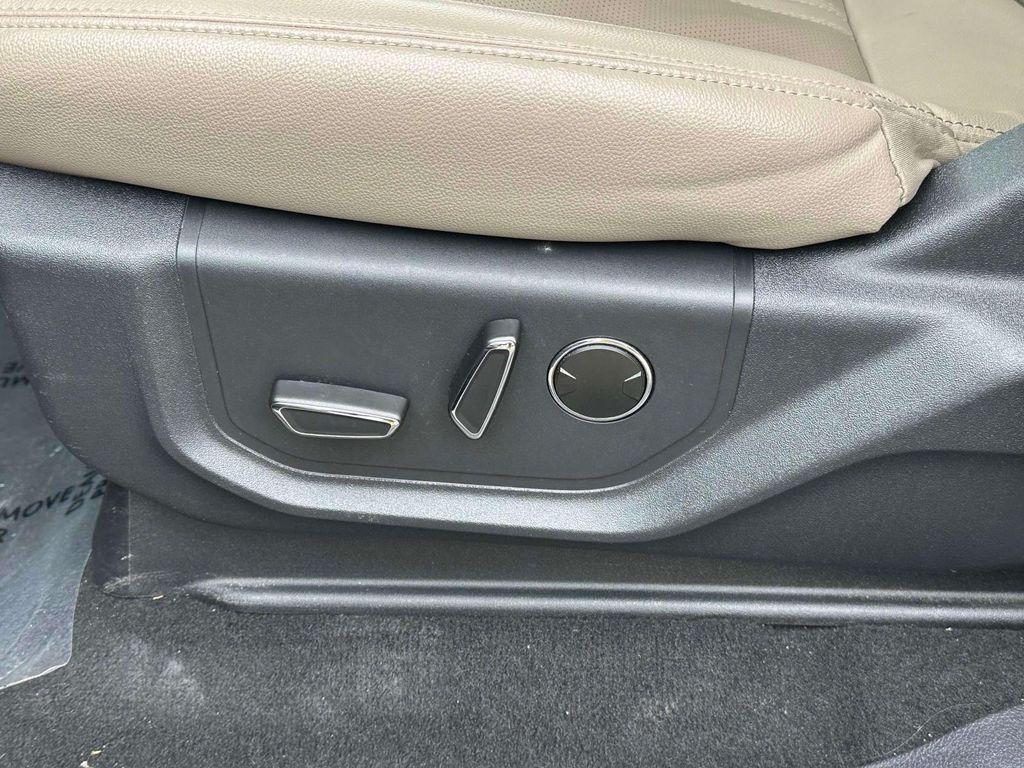 used 2024 Ford Expedition car, priced at $39,838