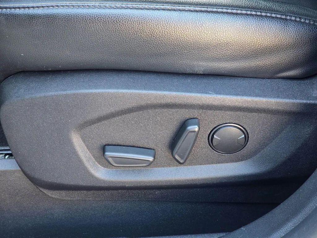 used 2024 Ford Edge car, priced at $25,142