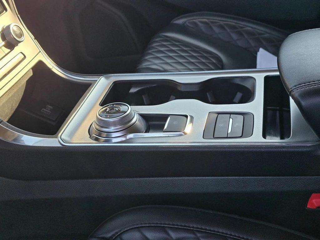 used 2024 Ford Edge car, priced at $25,142