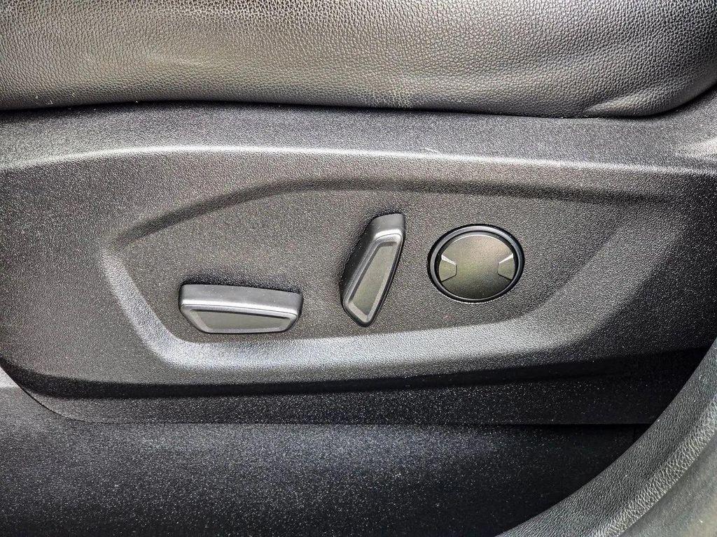 used 2024 Ford Edge car, priced at $23,321