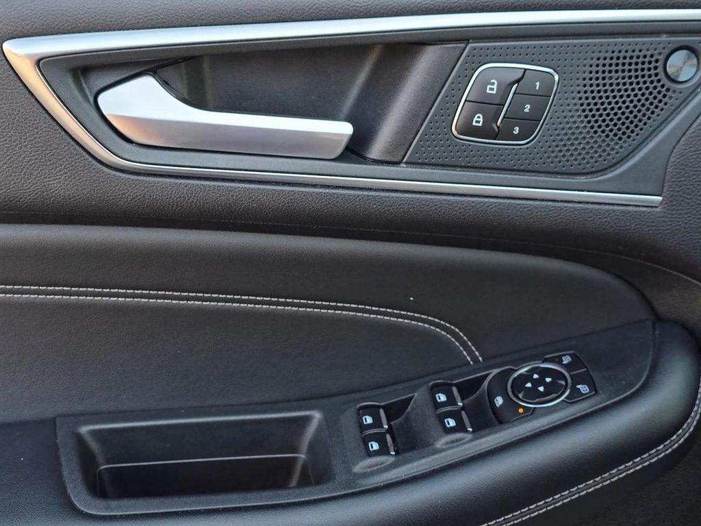 used 2024 Ford Edge car, priced at $25,142