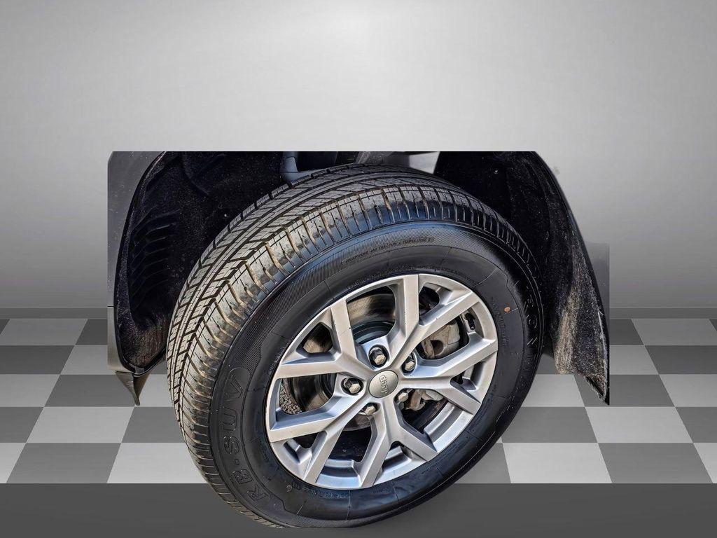 used 2022 Jeep Grand Cherokee car, priced at $18,728