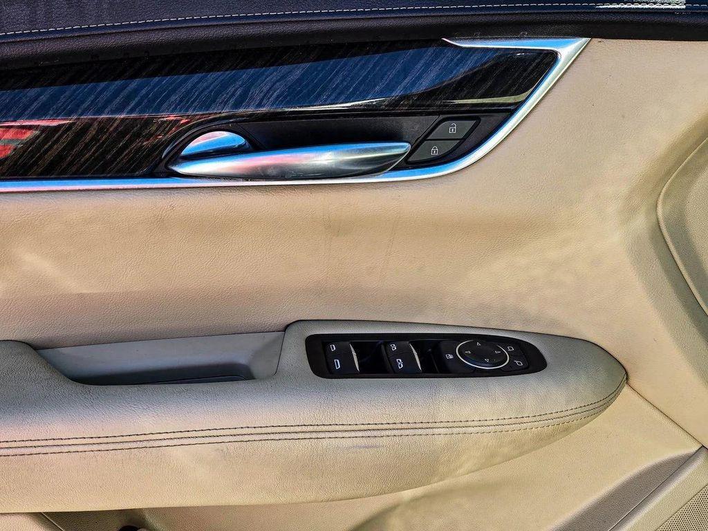 used 2019 Cadillac XT5 car, priced at $22,996