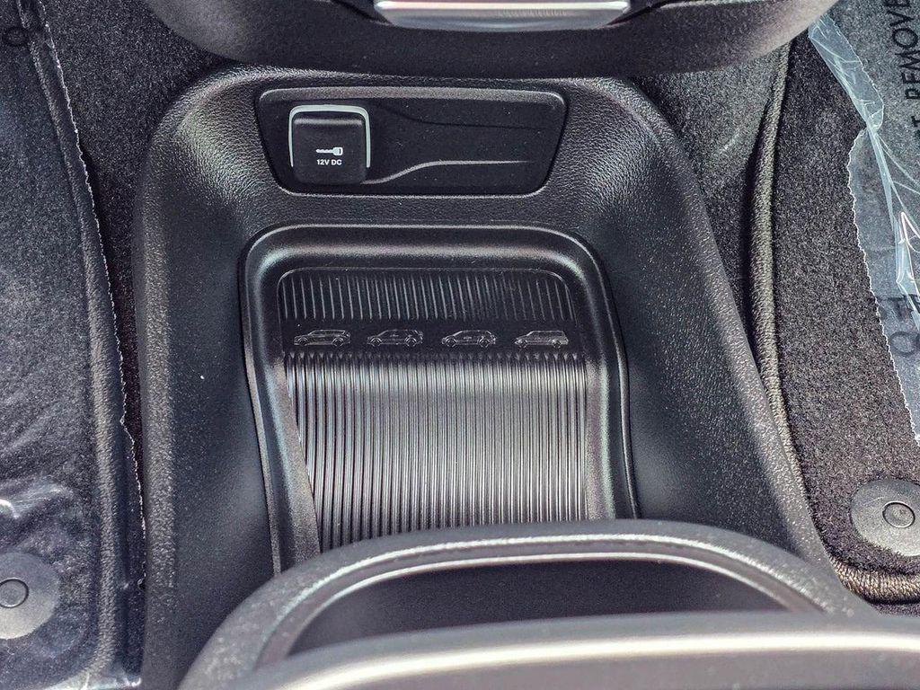 used 2025 Chrysler Pacifica car, priced at $31,400