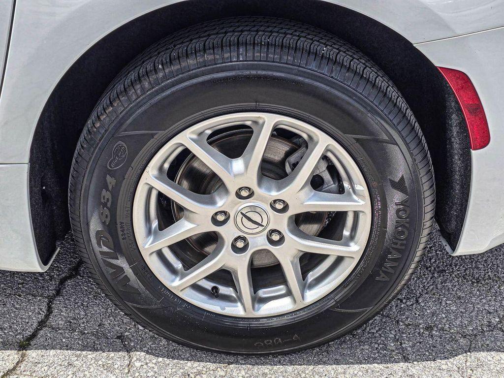 used 2025 Chrysler Pacifica car, priced at $31,400