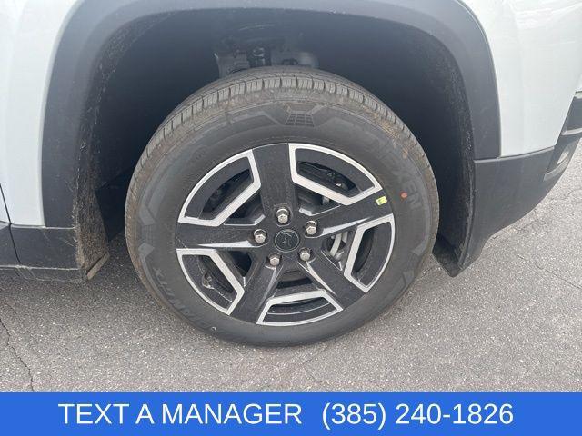 new 2026 Jeep Cherokee car, priced at $37,956