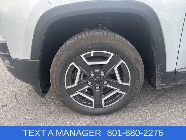 new 2026 Jeep Cherokee car, priced at $36,956