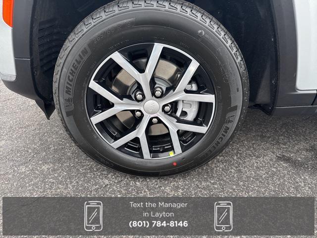 new 2025 Jeep Grand Cherokee L car, priced at $45,179